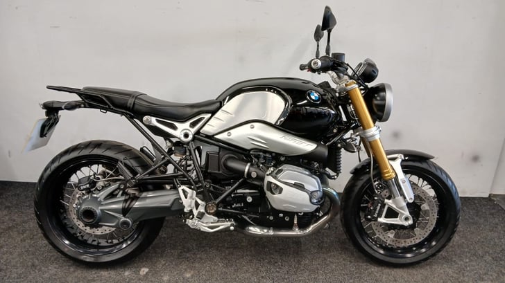 BMW R NINE T