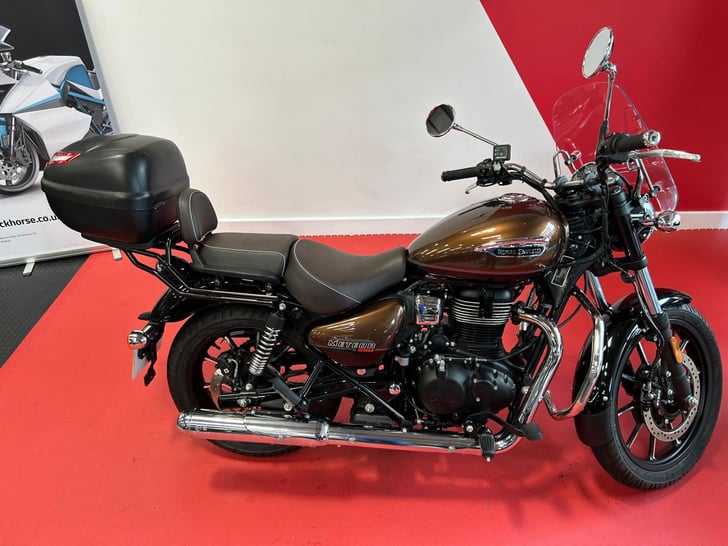 Royal Enfield METEOR 350 SUPERNOVA