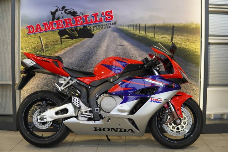 HONDA CBR 1000 RR-5 