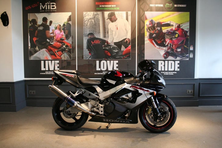 Here's a photo of the HONDA CBR900RR FIREBLADE, currently available for sale