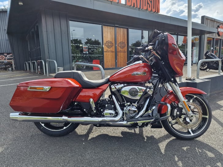 Harley-Davidson TOURING FLHX STREET GLIDE