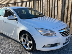 Used Vauxhall INSIGNIA INSIGNIA 2.0 CDTI ECOFLEX SRI VX LINE NAV EURO 5 (S/S) 5DR for sale in Chesterfield | Image 2