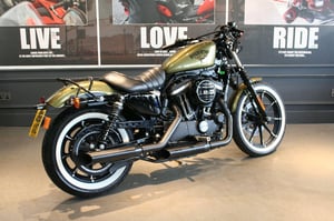 Used Harley-Davidson SPORTSTER SPORTSTER 883 XL883N IRON 883 for sale in Watford | Image 2