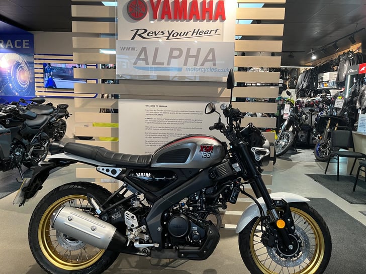 YAMAHA XSR125 125 CONSTANT MESH