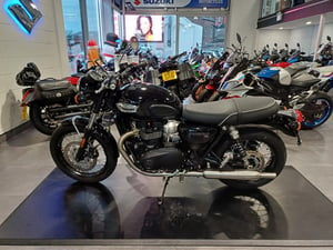 Triumph BONNEVILLE T100