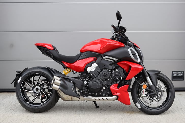 Ducati DIAVEL V4