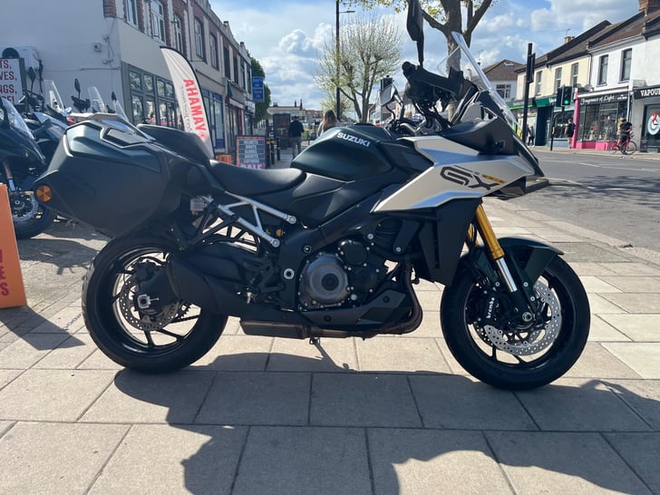 Suzuki GSX-S1000GX