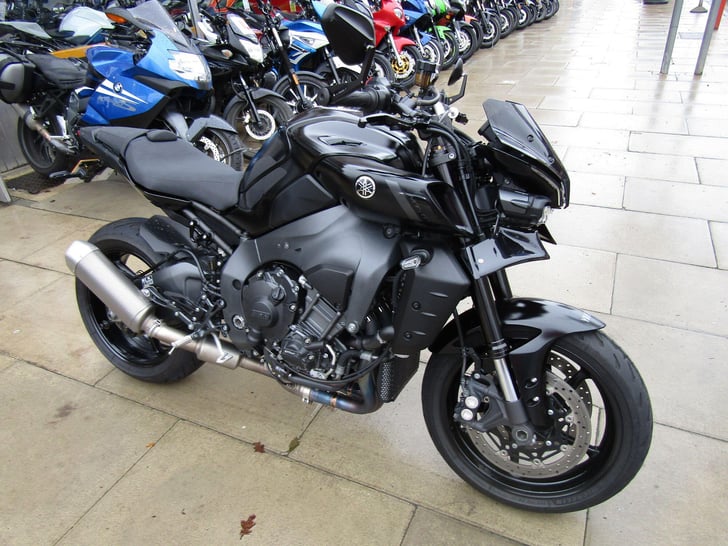 Yamaha MT-10 1000 HYPER-NAKED