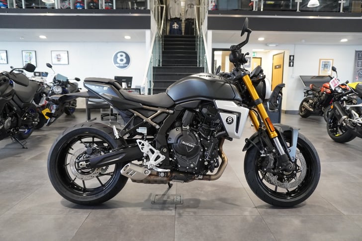 Suzuki GSX-8T