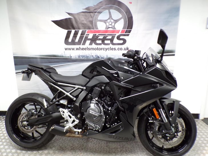 Suzuki GSX-8R