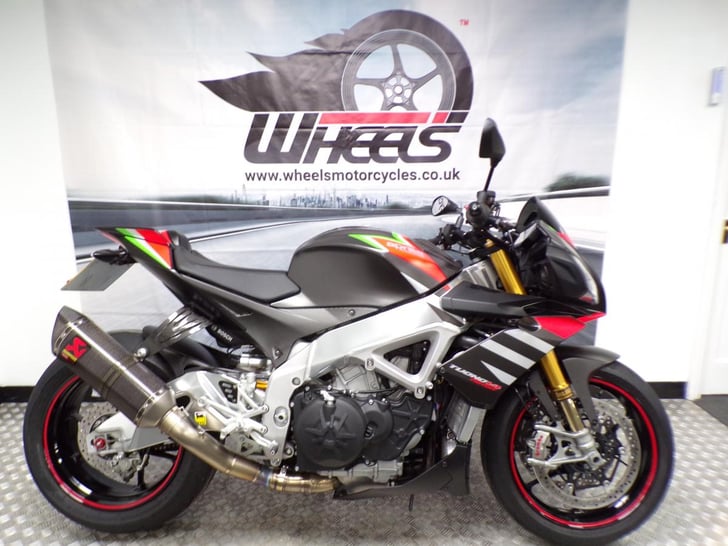Aprilia TUONO V4 1100 FACTORY