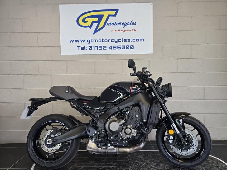YAMAHA XSR900