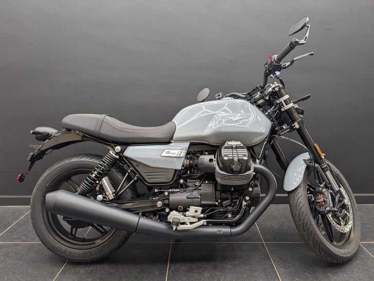 Moto Guzzi V7 853 SPORT