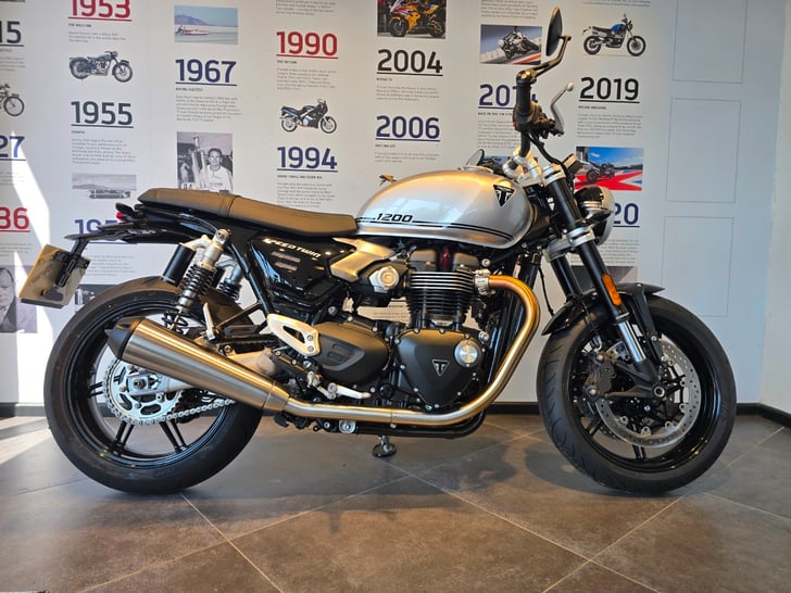 Triumph SPEED TWIN 1200