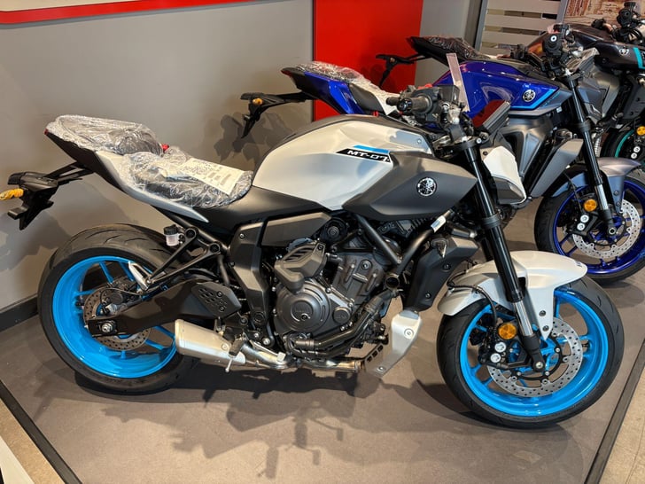 Yamaha MT-07 700 HYPER-NAKED Y-AMT