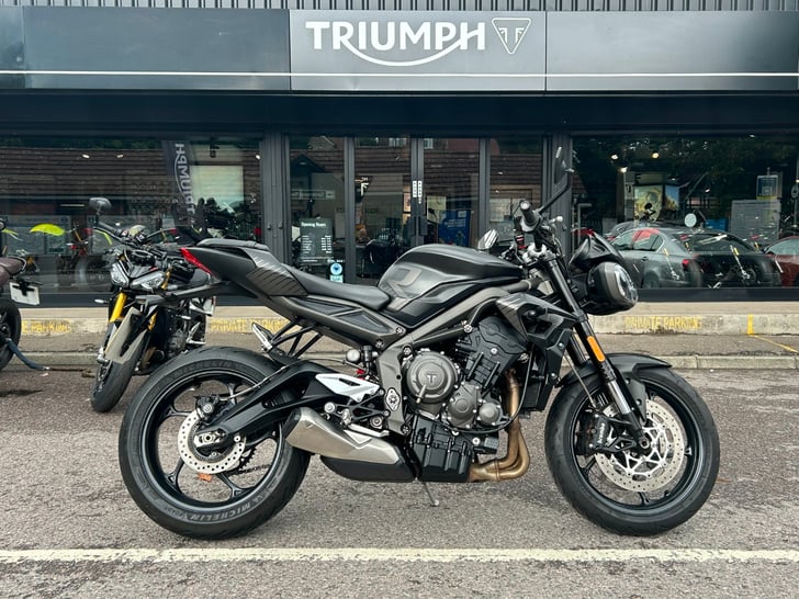 Triumph STREET TRIPLE R