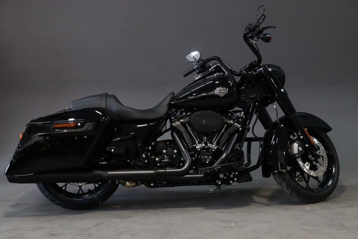 Harley-Davidson TOURING FLHRXS ROAD KING SPECIAL