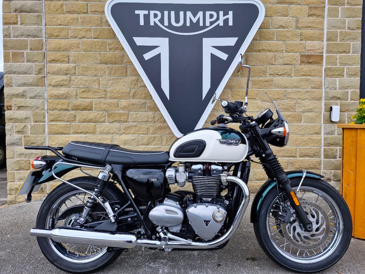 Triumph BONNEVILLE T120