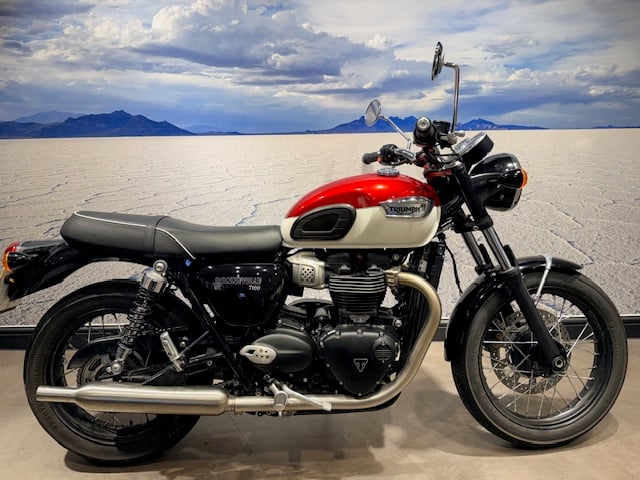 TRIUMPH BONNEVILLE T100