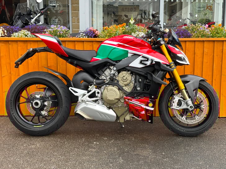 Ducati STREETFIGHTER V4 S