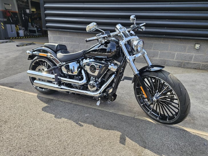 Harley-Davidson BREAKOUT 117 
