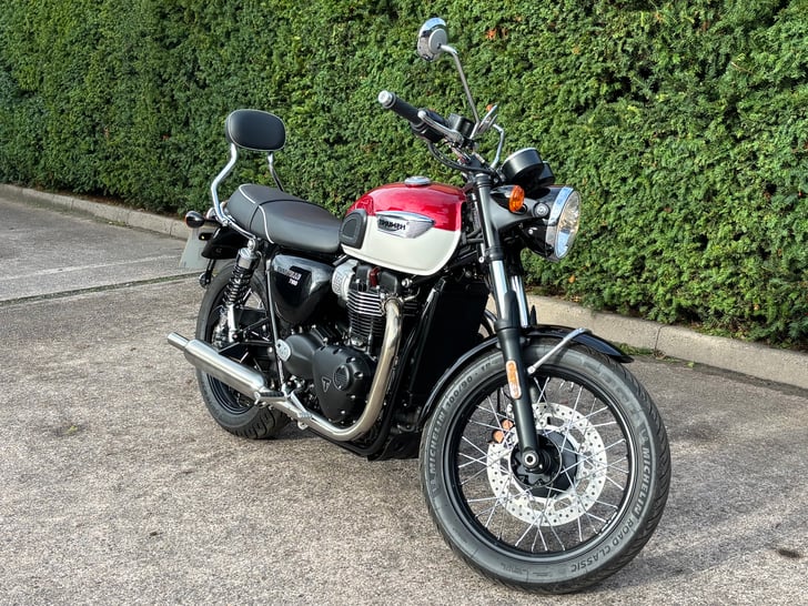 TRIUMPH BONNEVILLE T100
