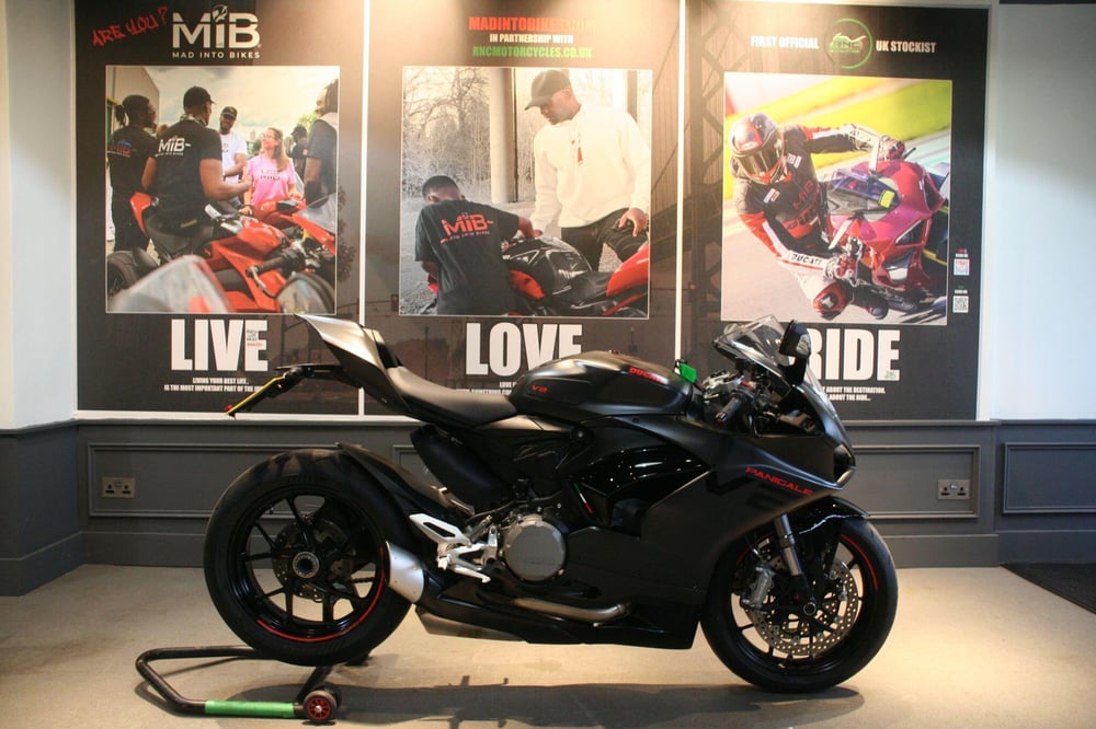 Used Ducati PANIGALE V2 PANIGALE V2 955 for sale in Watford