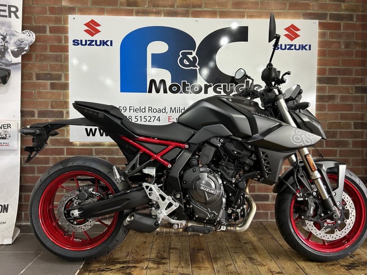 Suzuki GSX-8S