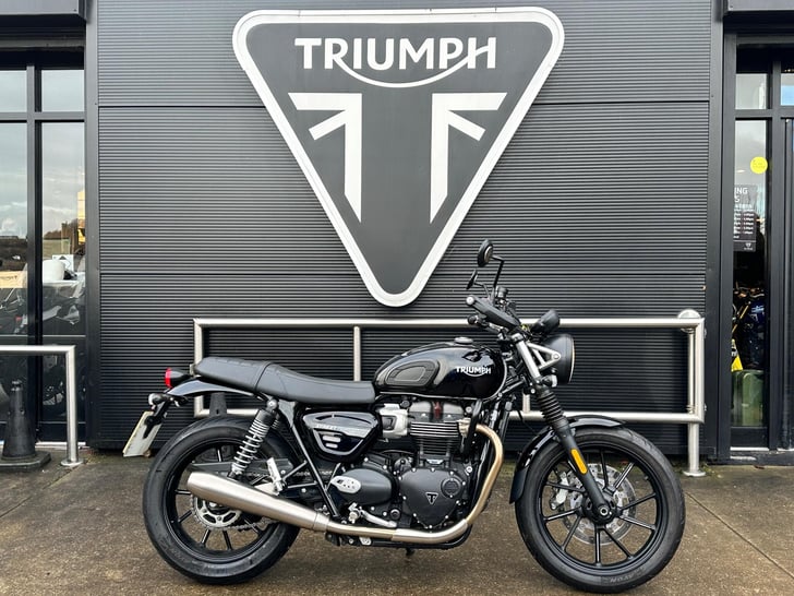Triumph STREET TWIN 900