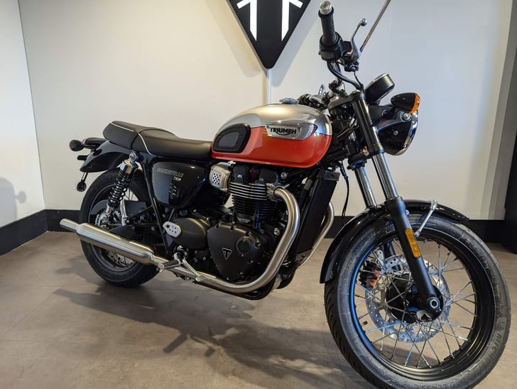 Triumph BONNEVILLE T100 900 T100