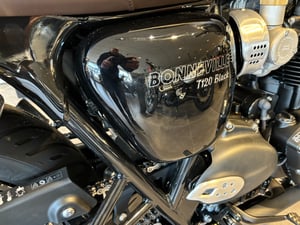 Used Triumph BONNEVILLE BONNEVILLE T120 BLACK for sale in Stoke On Trent | Image 2