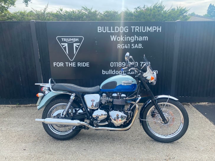 Triumph BONNEVILLE T100
