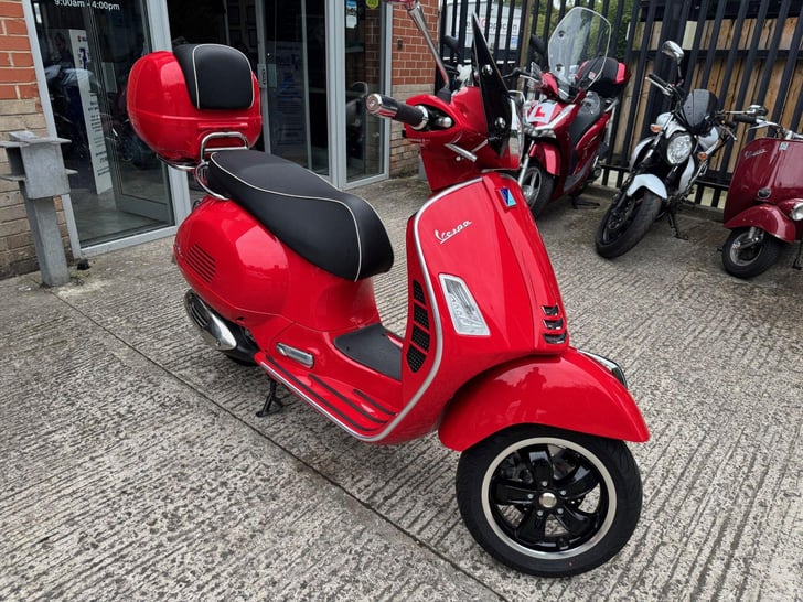 Piaggio VESPA GTS 300 SUPER ABS CVT