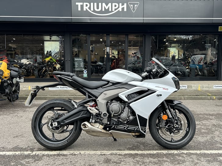 Triumph DAYTONA 660