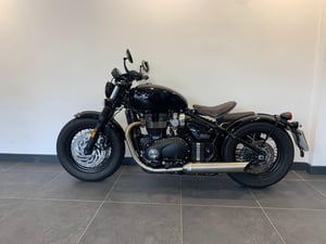 Used Triumph BOBBER BOBBER 1200 for sale in Newcastle | Image 2