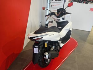 Used Honda PCX 125 PCX 125 for sale in Newcastle-under-Lyme | Image 2
