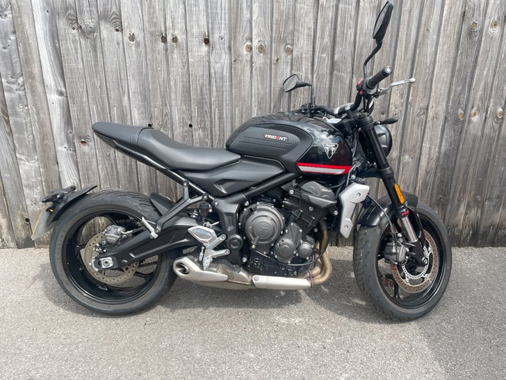 TRIUMPH TRIDENT 660