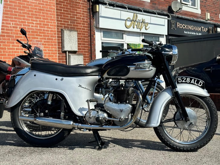 TRIUMPH THUNDERBIRD 900 SPORT