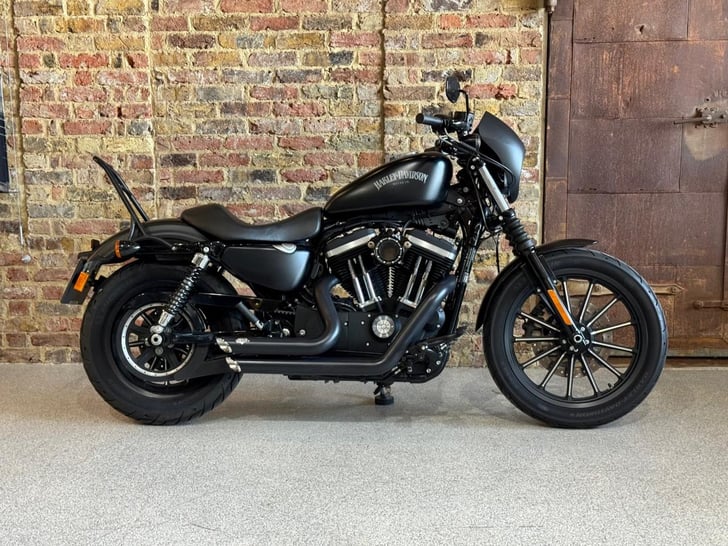 Harley-Davidson SPORTSTER 883 IRON 