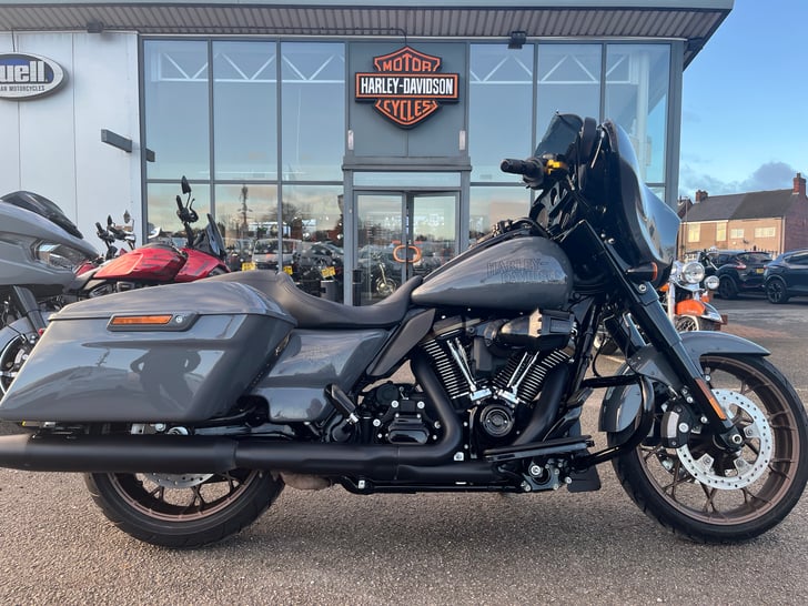 Harley-Davidson STREET GLIDE ST