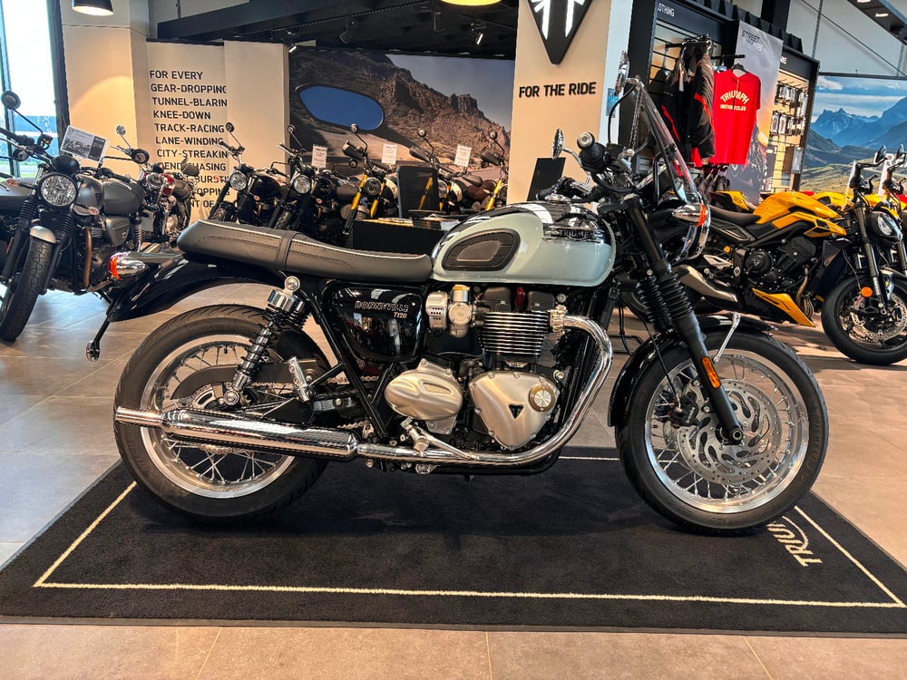 Used Triumph BONNEVILLE BONNEVILLE T120 for sale in Deeside