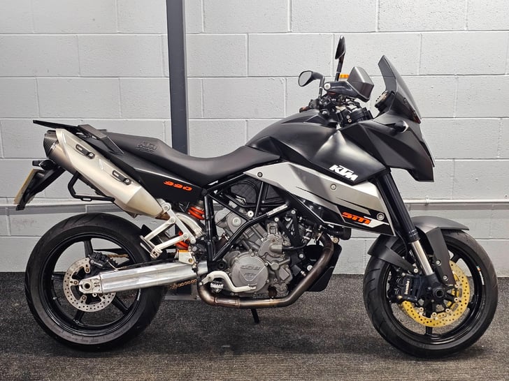 KTM 990 SUPERMOTO T