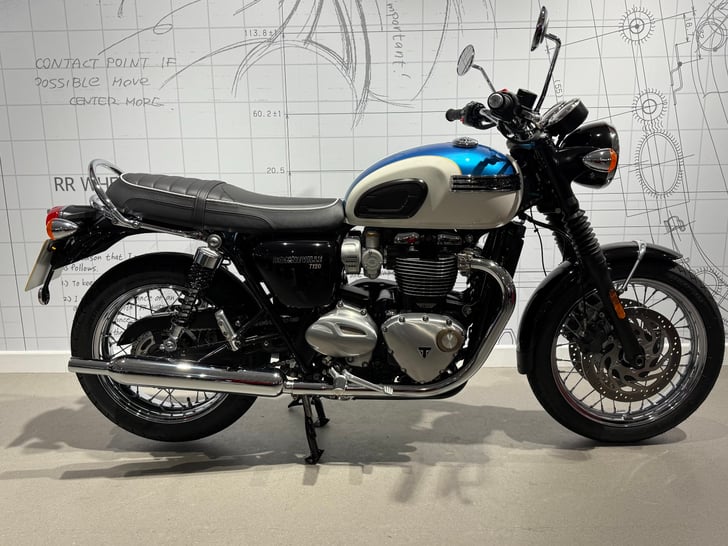 Triumph BONNEVILLE T120