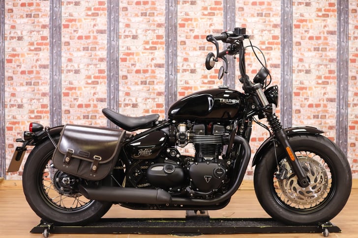 Triumph BOBBER BLACK