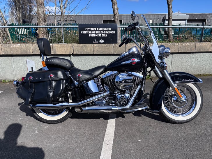 Harley-Davidson SOFTAIL FLSTC HERITAGE SOFTAIL CLASSIC