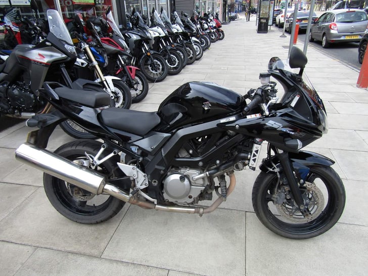 Suzuki SV650S SPORT