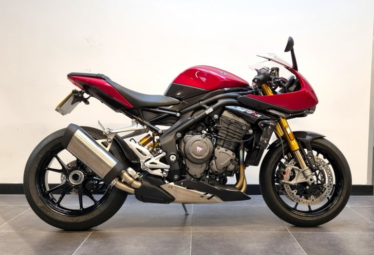 Triumph SPEED TRIPLE 1200 RR