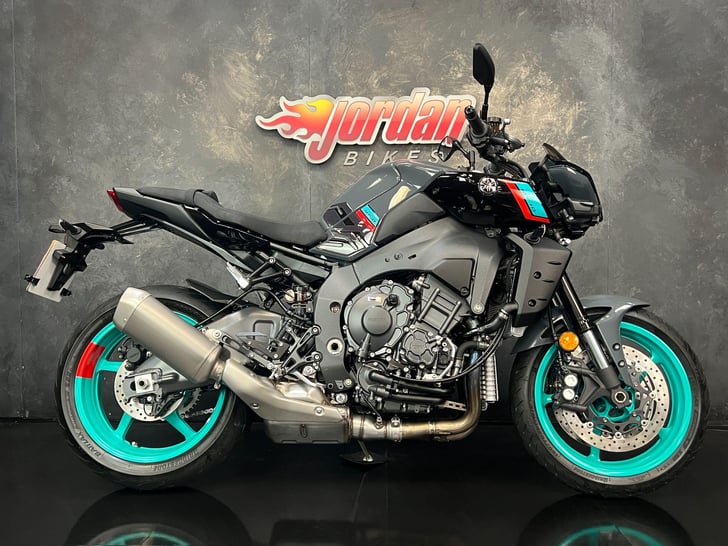 Yamaha MT-10 1000 HYPER-NAKED