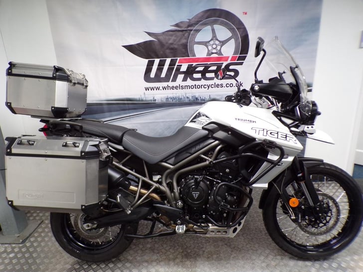 Triumph TIGER 800 XCA