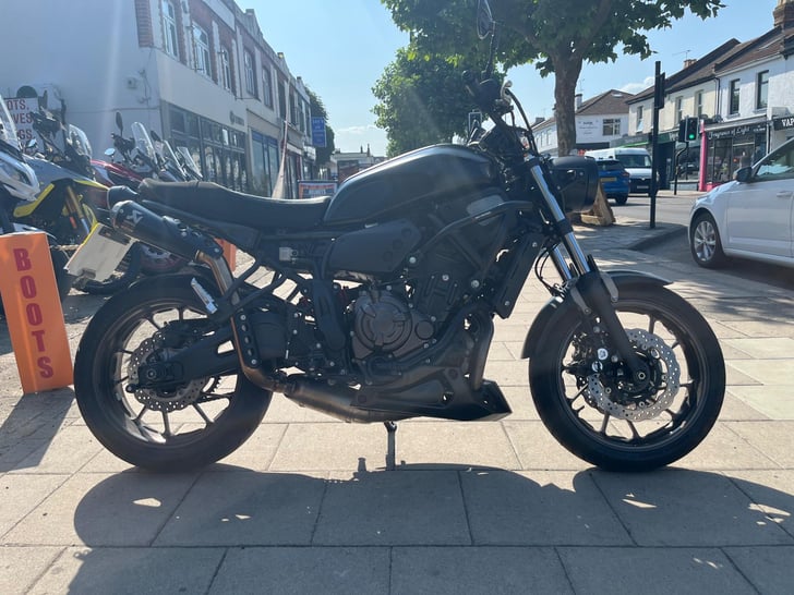 YAMAHA XSR700 ABS
